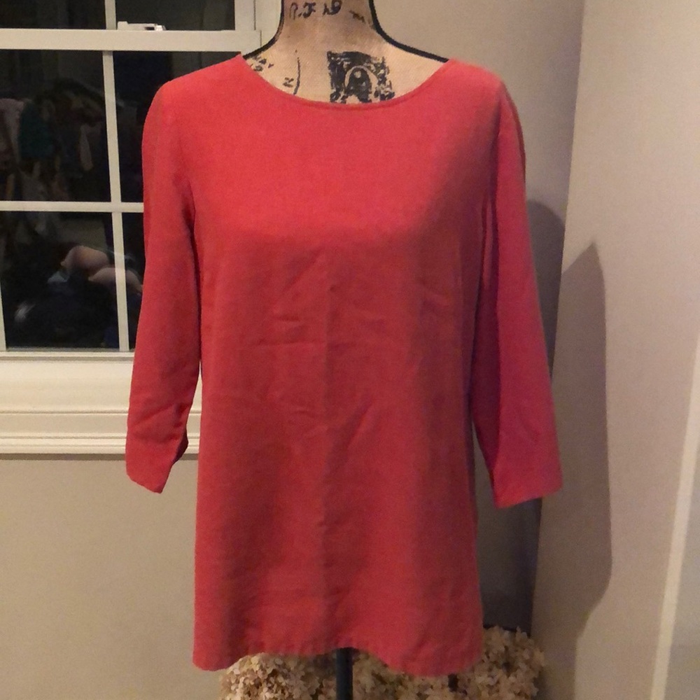 Cute button detailed flowy blouse